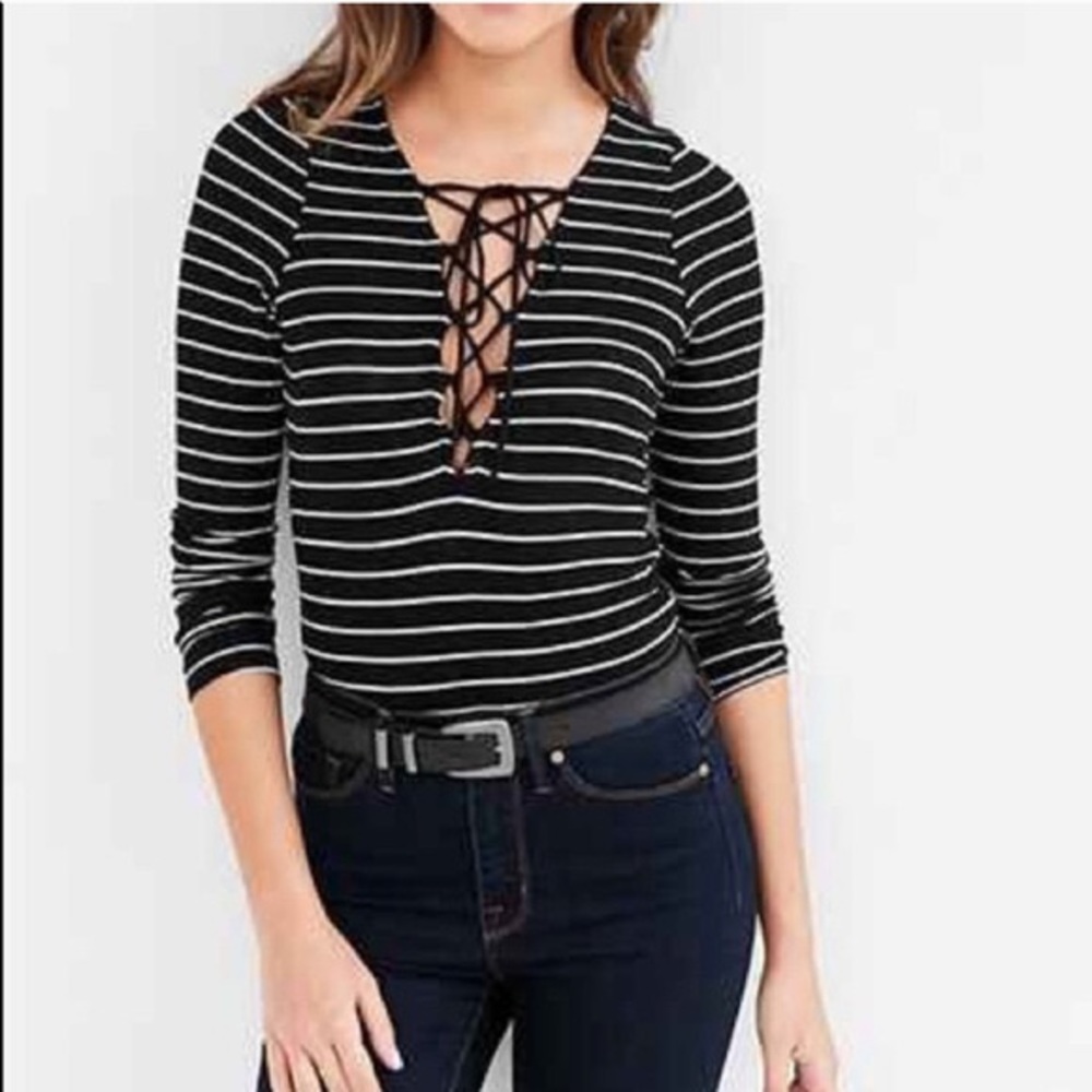 Long Sleeve Vneck Tie Up Top